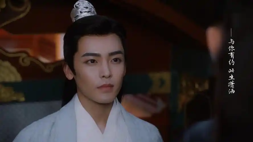 侯明昊饰演的这个翩翩公子容伯爷,与班婳初识于船上.