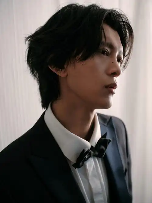 李九霄9吉克曲且#上海国际电影节##电影东极岛#饰 千金有型姿态 ▪