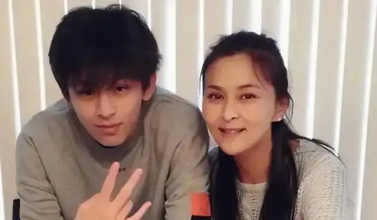 演员许云帆娶黄志忠前妻何音将继子视如己出婚后至今无儿女