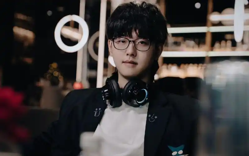 【狼队归期】暗夜贵公子～帅到谁了我不说