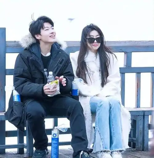 恋爱|董子健|王京花|胡歌老婆_网易订阅