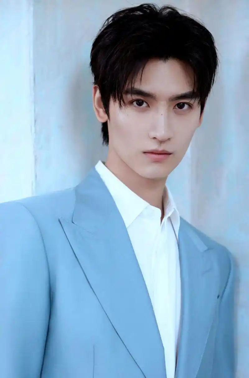 戴眼镜的斯文帅哥[三哈][比心]黄俊捷[三哈][比心]爱了爱了04气质绝