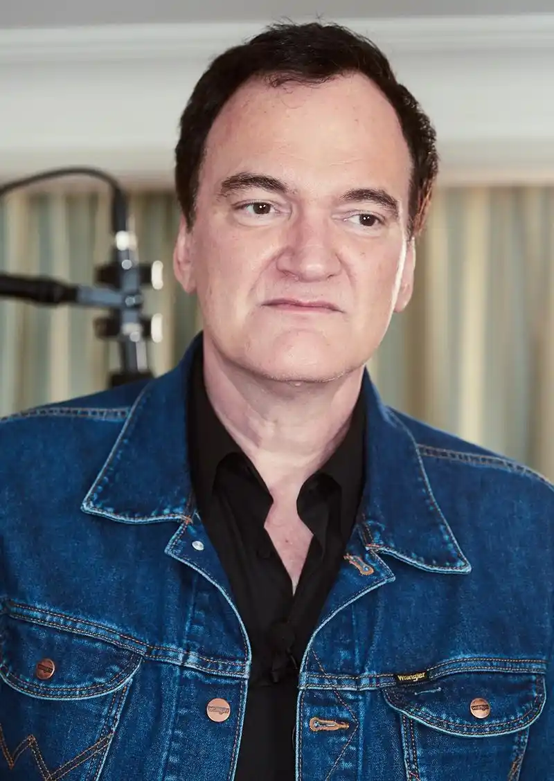 组图:昆汀塔伦蒂诺戛纳接受中国媒体群访