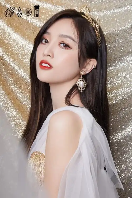 火箭少女白金女神造型好看吗火箭少女101最新美照彰显异域之美