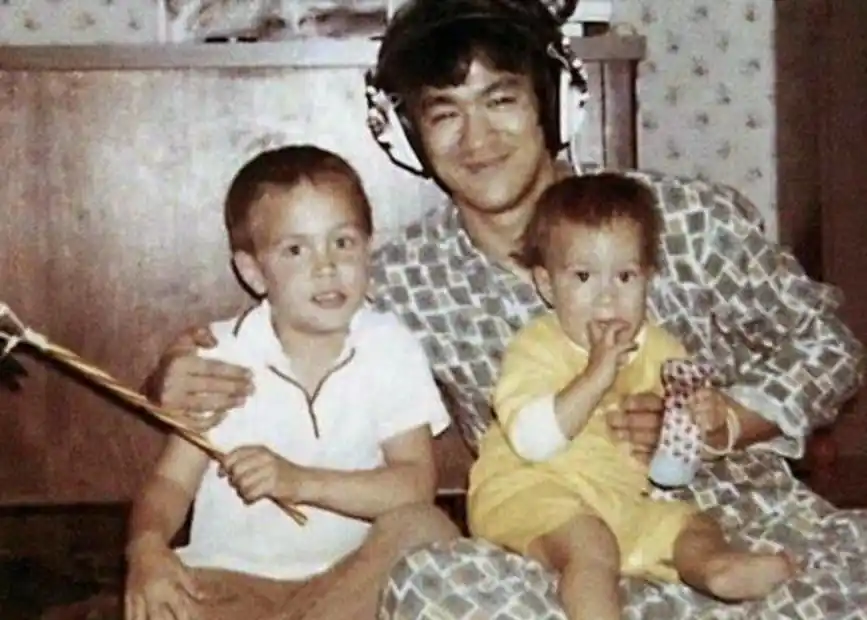 中国功夫巨星"李小龙"的6张罕见家庭照,很少人见过!