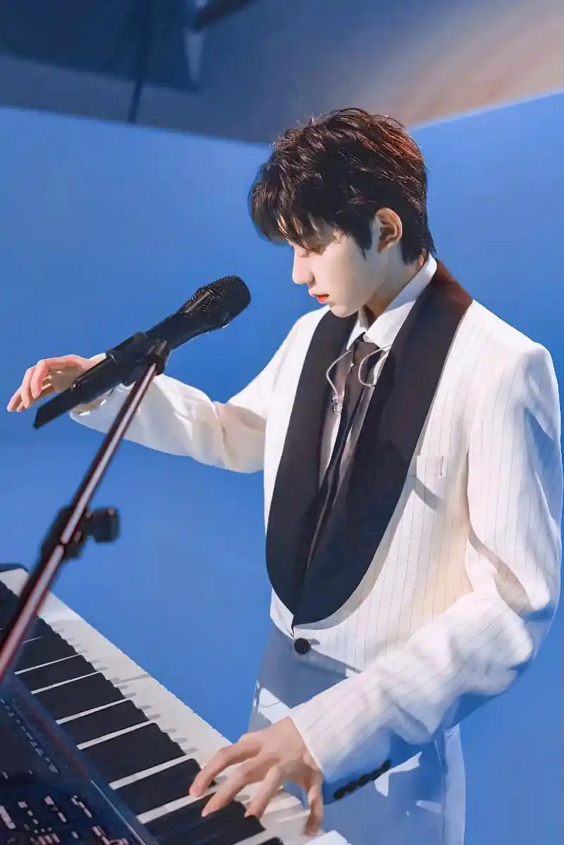 小说 #勿上升真人 #王源 #同人文 小说简介:王源虚拟的 - 抖音