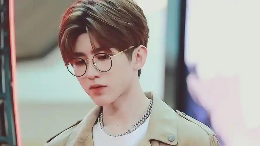 完美假妻168幕后蔡徐坤与何炅同饰一人奶坤第一次演失恋