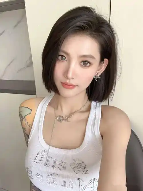 "齐肩短发",御姐风呀._女生_微微_奶茶