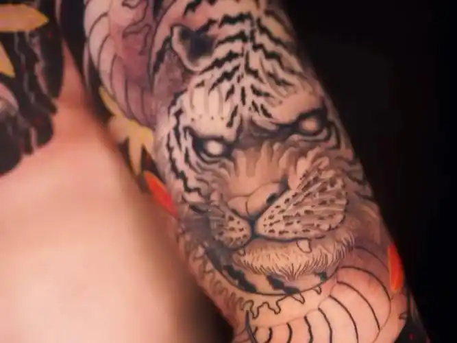 北京纹身/男生传统花臂半甲老虎纹身