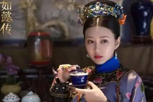 也没有为乾隆生一儿半女,只是通过资历才得以登上贵妃之位,可见陆氏在