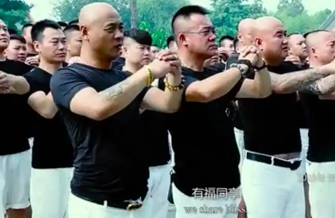 结义地点在河北涿州三义宫,相传这里是《三国演义》里刘关张三人桃园