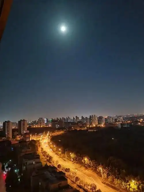 中秋明月夜,快来小宝的朋友圈欣赏宝山的月