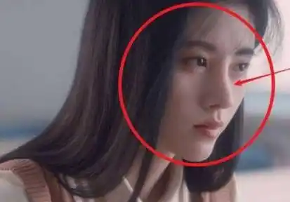 鞠婧祎侧颜照曝光,鼻子透光痕迹好明显,怕是整容留下的后遗症?