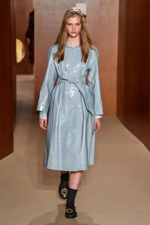 2019春夏伦敦时装周:艾里珊·钟 (alexa chung) 女装秀