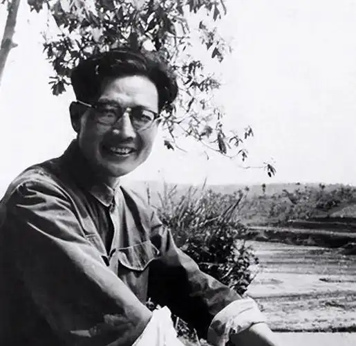 周立波的一生可谓坎坷而伟大.