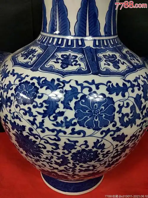 大清乾隆年制青花缠枝莲花卉纹兽头尊瓶_青花瓷_第3张_7788瓷器