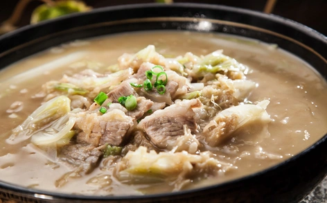 猪肉炖酸菜,真是够味!