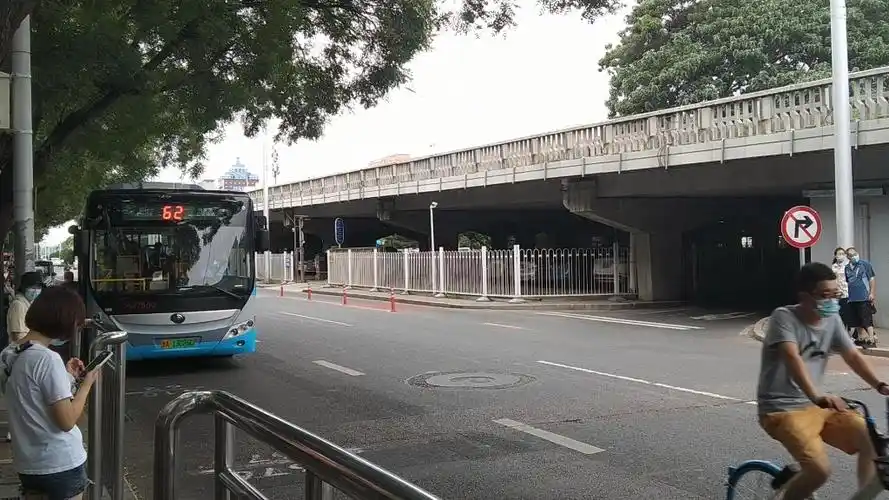 公交迷拍车北京公交62路宇通e10白纸坊桥南出站