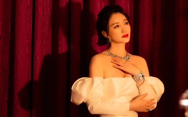 李小冉|红毯&颁奖混剪_哔哩哔哩 (゜-゜)つロ 干杯~-bilibili