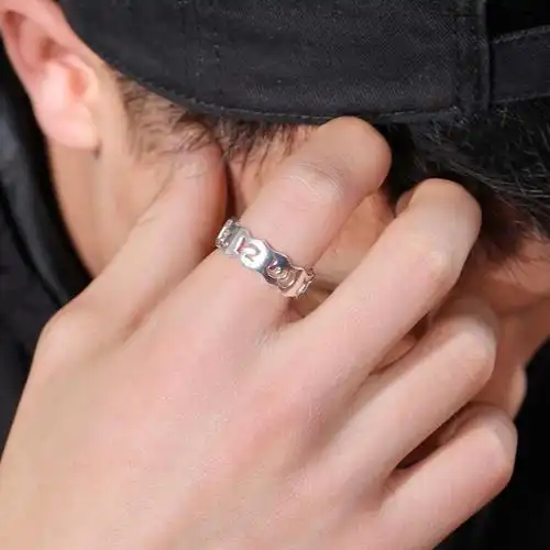 单身男士戒指戴法图片,男士单身戴戒指图片-图片大观-奇异网