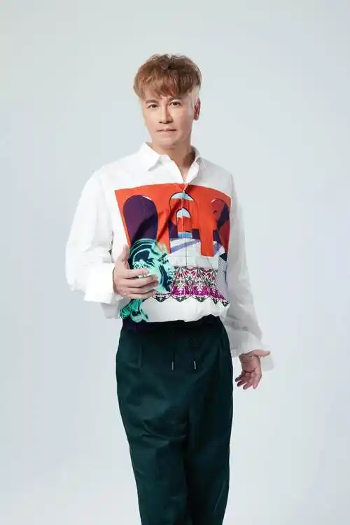 华语情歌王子李圣杰2022年加盟华纳音乐 睽违8年 推出全新概念微专辑