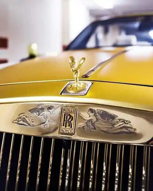 少见的定制黄金拼色版劳斯莱斯幻影