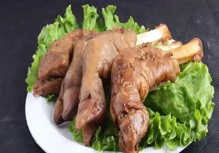 过年买羊蹄,注意区分前蹄和后蹄,口感差别大,弄明白再买不浪费