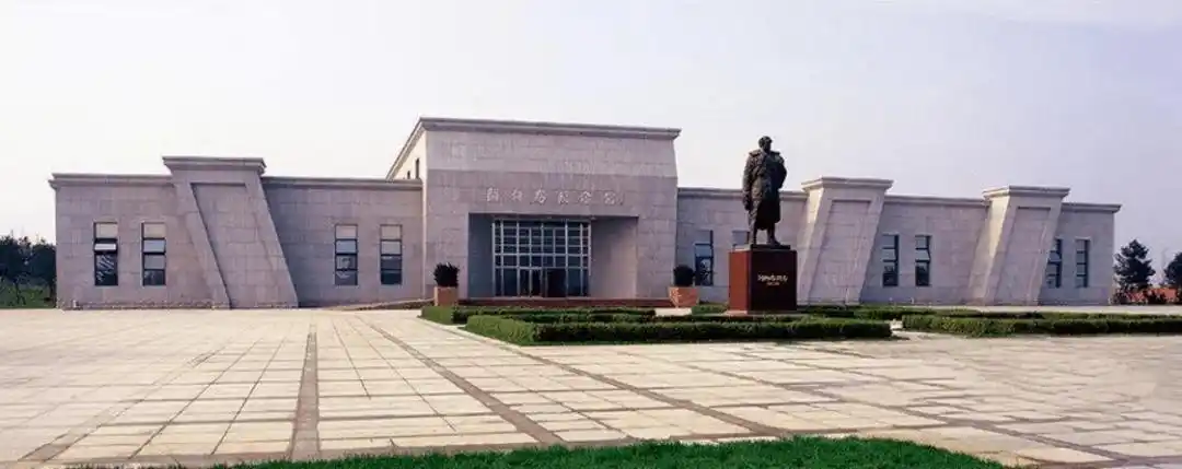 关向应纪念馆(小贴士:了解,参与线上活动,可关注大连美术馆微信公众号