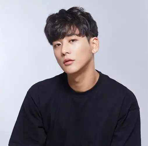 [韩国男士发型]