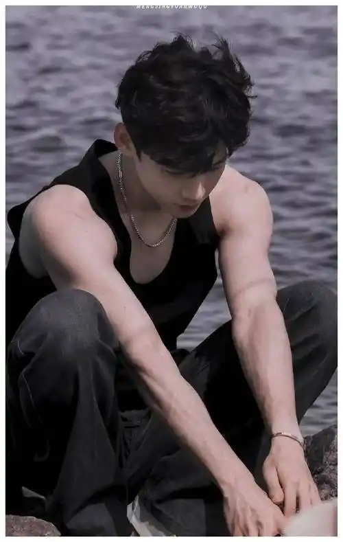 怀柔王子白敬亭,俘获万千少女心,细数追随者无数