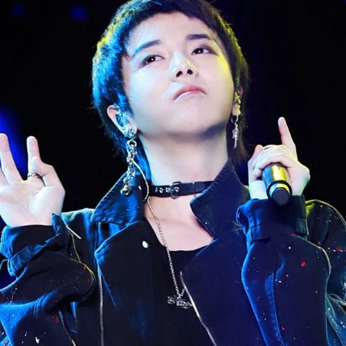 华晨宇花花明星同款摩托车项链火音乐节男女毛衣挂坠choker锁骨链