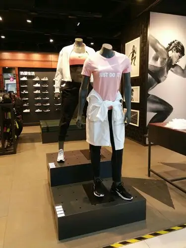 北行佳和耐克刘倩茹四月份第一周陈列调整报告