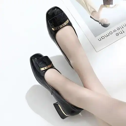 时尚漆皮品牌大码41一43女士单鞋女鞋真皮平底浅口皮鞋2023新款