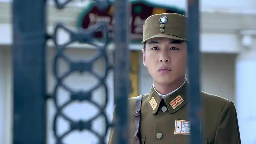 雪豹坚强岁月:张若昀毕业回国,被升职少校军衔,立马跑去找萧雅