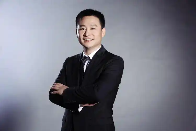 小牛在线斩获胡润新金融人物大奖及企业奖双项殊荣