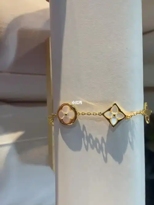 lv天然贝母手链老花搭配