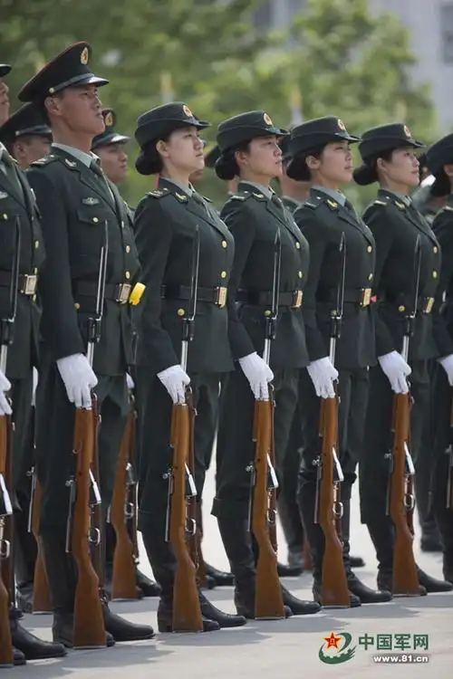 高清图集我军首批三军女子仪仗兵亮相