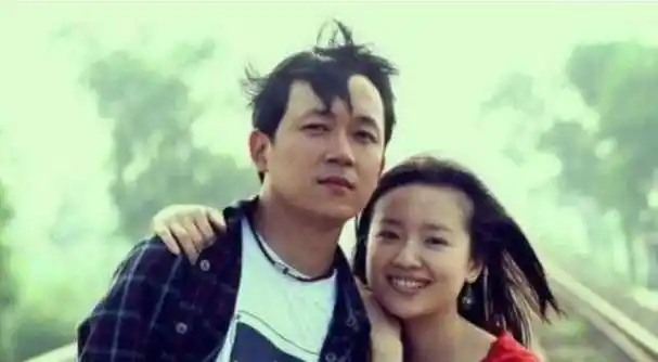 原创董洁陈坤手牵手出席活动这次恋情坐实了吧网友终于等到了