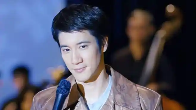 恋爱通告:王力宏的名作和歌声,搭配刘亦菲的颜值,这场戏最唯美