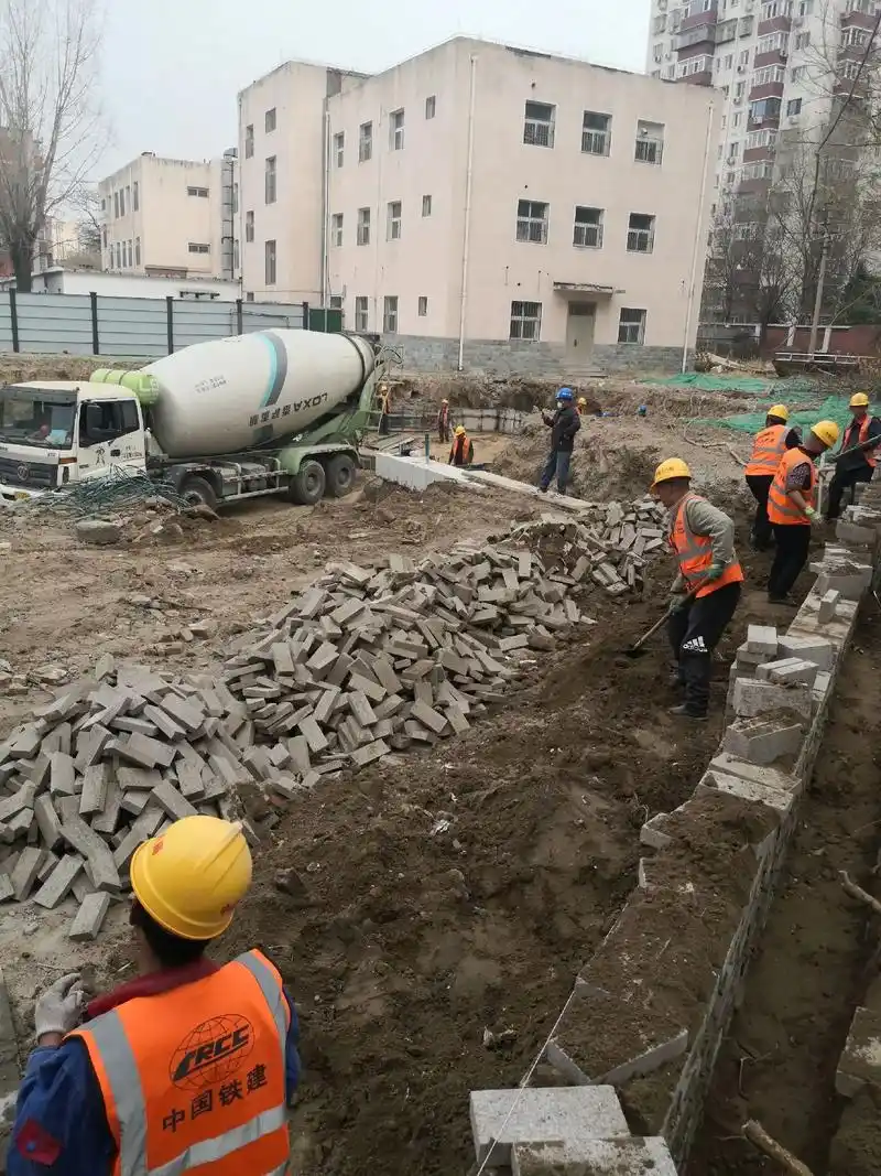 生活不辜负每一个勤奋努力的人 #施工现场实拍 #专业的事交 - 抖音