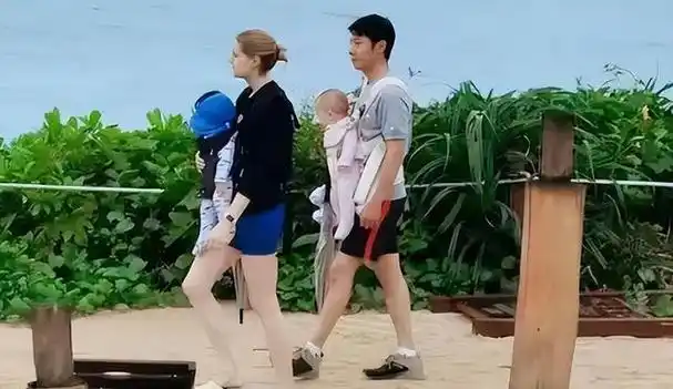 撒贝宁一家四口张家界登山老婆长腿吸睛俩混血娃白皮凹眼似妈