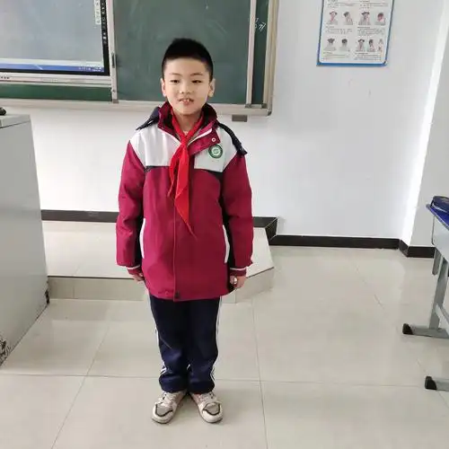 展学生风采 强素质教育——逸夫回族小学二年级(1)班顺利举行学生期中