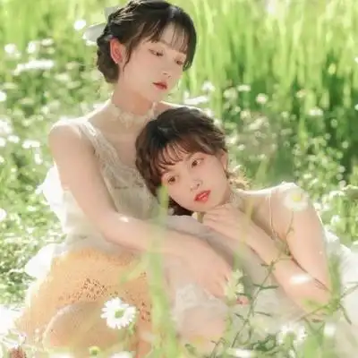 沫兮真人唯美ins一对两张闺蜜头像