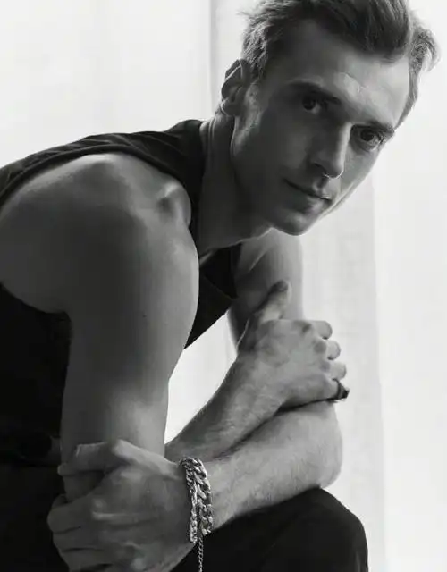 摄影: zeb daemen#时尚  #摄影  #人像摄影  #写真  #时尚大片  #在家