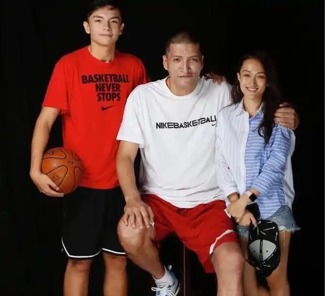 巴特尔儿子曝光,17岁身高超过2米,颜值超高重点还是中国国籍|cba|巴特