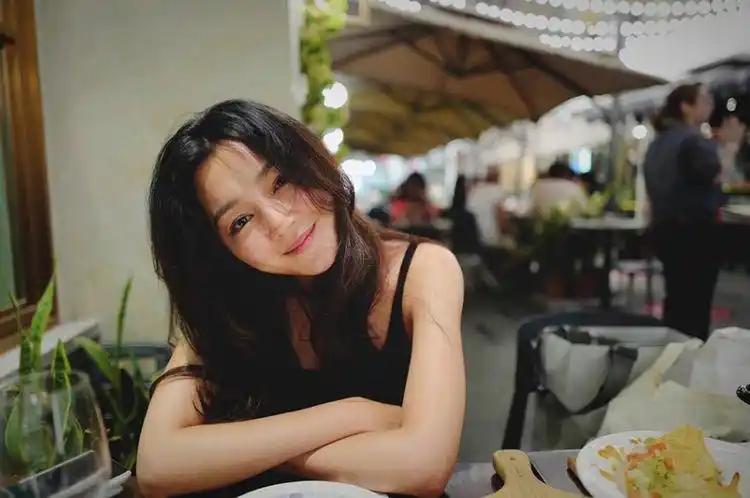 卫诗雅拆解年龄标签 发现香港女生最强魅力