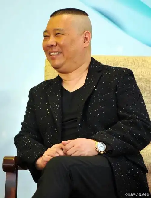 徒弟一个个反目成仇,相继离开,频繁踩雷!郭德纲一路走来太艰辛