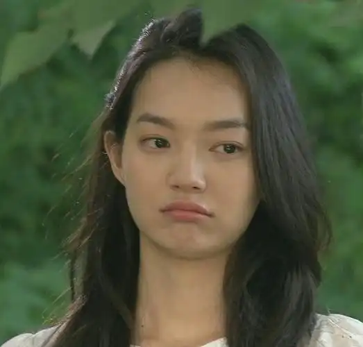 展开全部 韩剧《我女友是九尾狐》的女主   扮演者:申敏儿