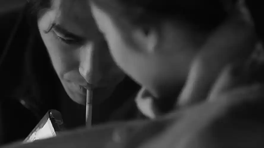 巨额交易蓝正龙韩彩英抽烟bgm配冷雨夜