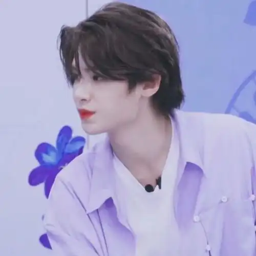 黄明昊滤镜头像